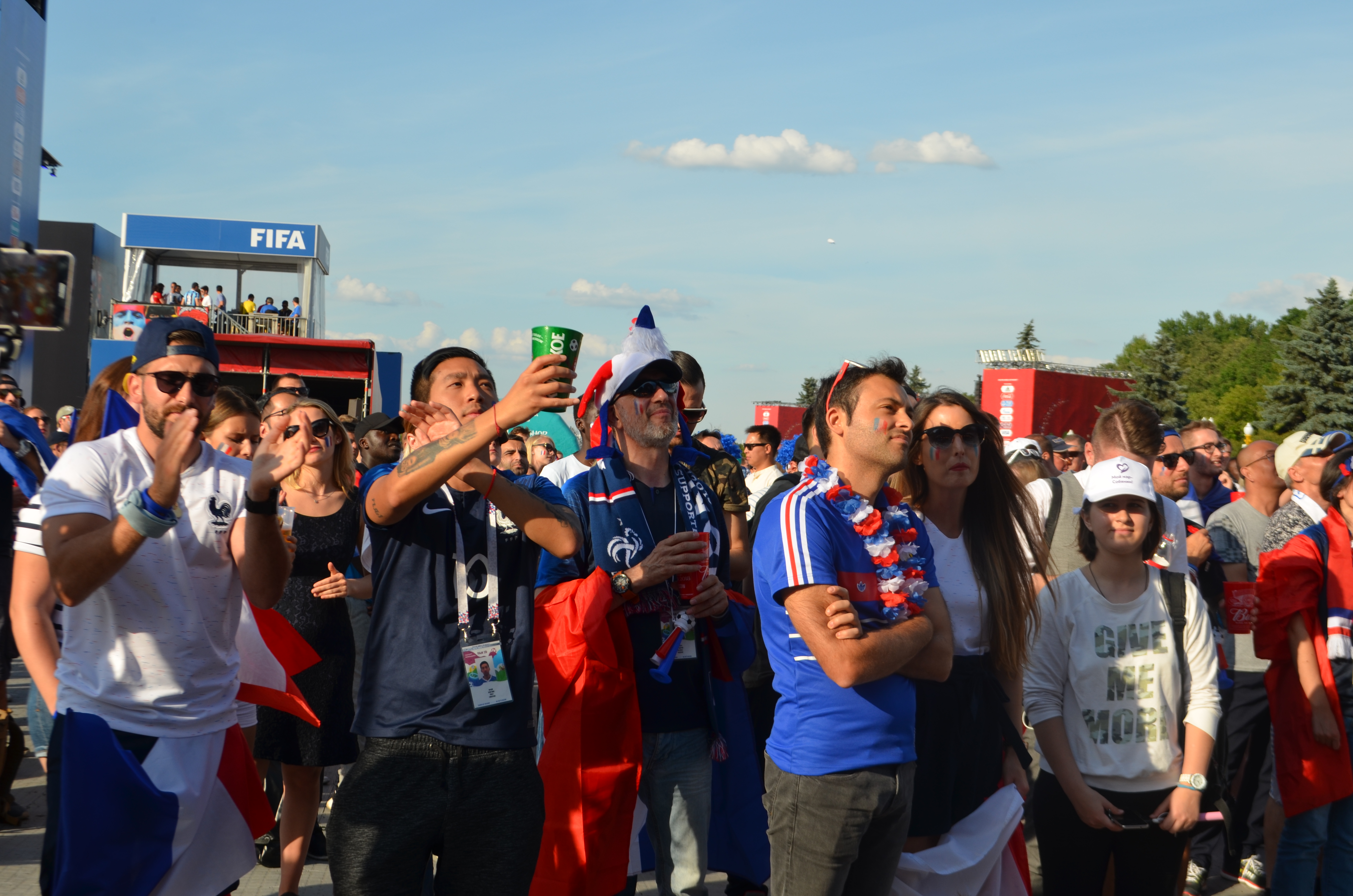 Clicking Off the World Cup: Vos Souvenirs Sont-ils en Sécurité ?